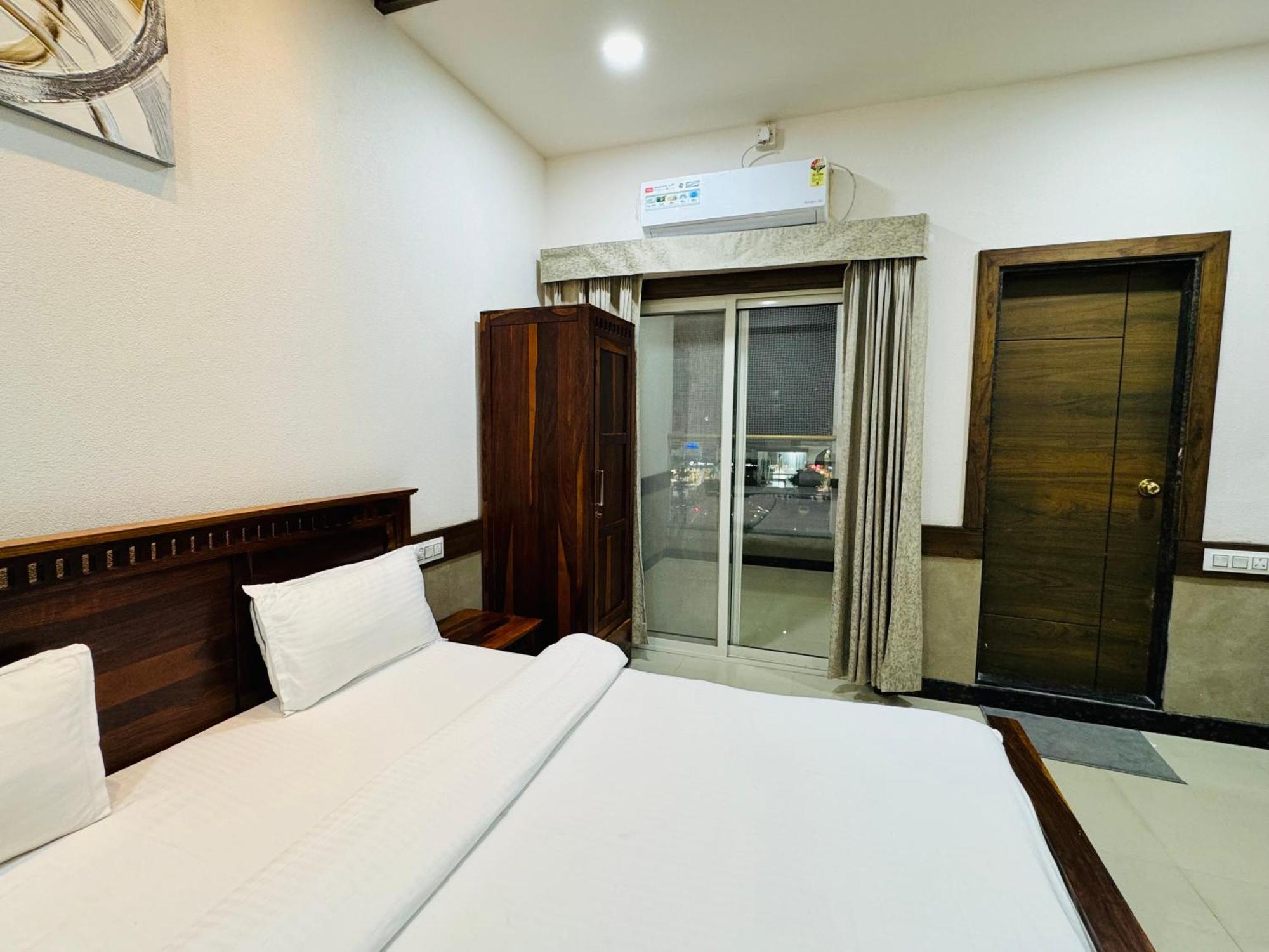 Hotel Tirth By Sonu'S Ujjain Luaran gambar