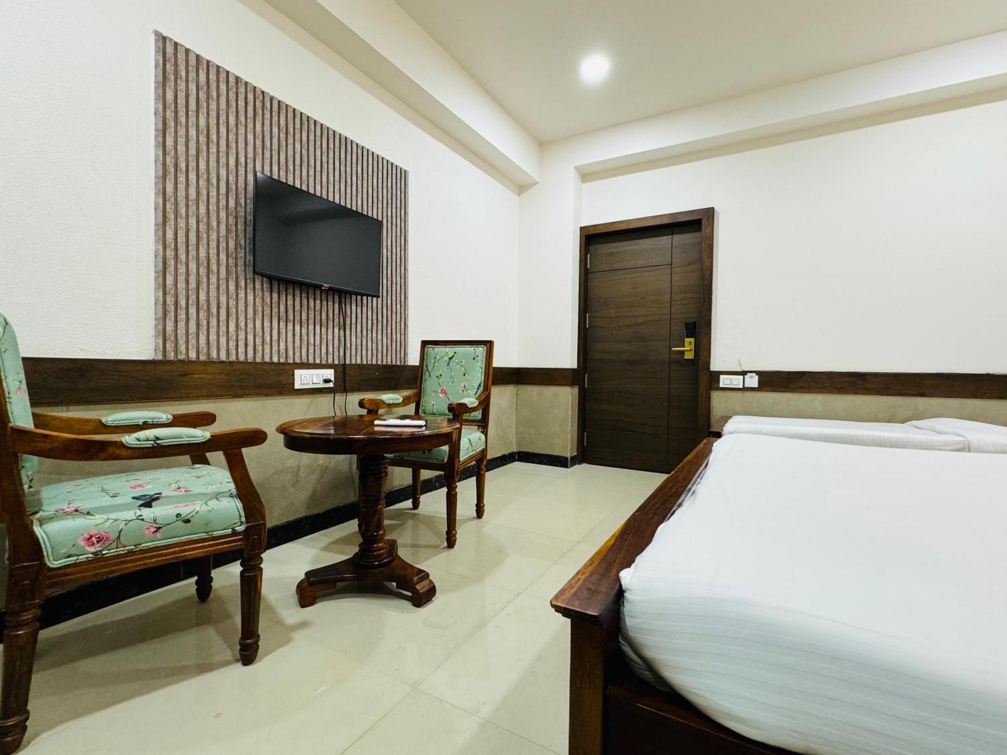 Hotel Tirth By Sonu'S Ujjain Luaran gambar