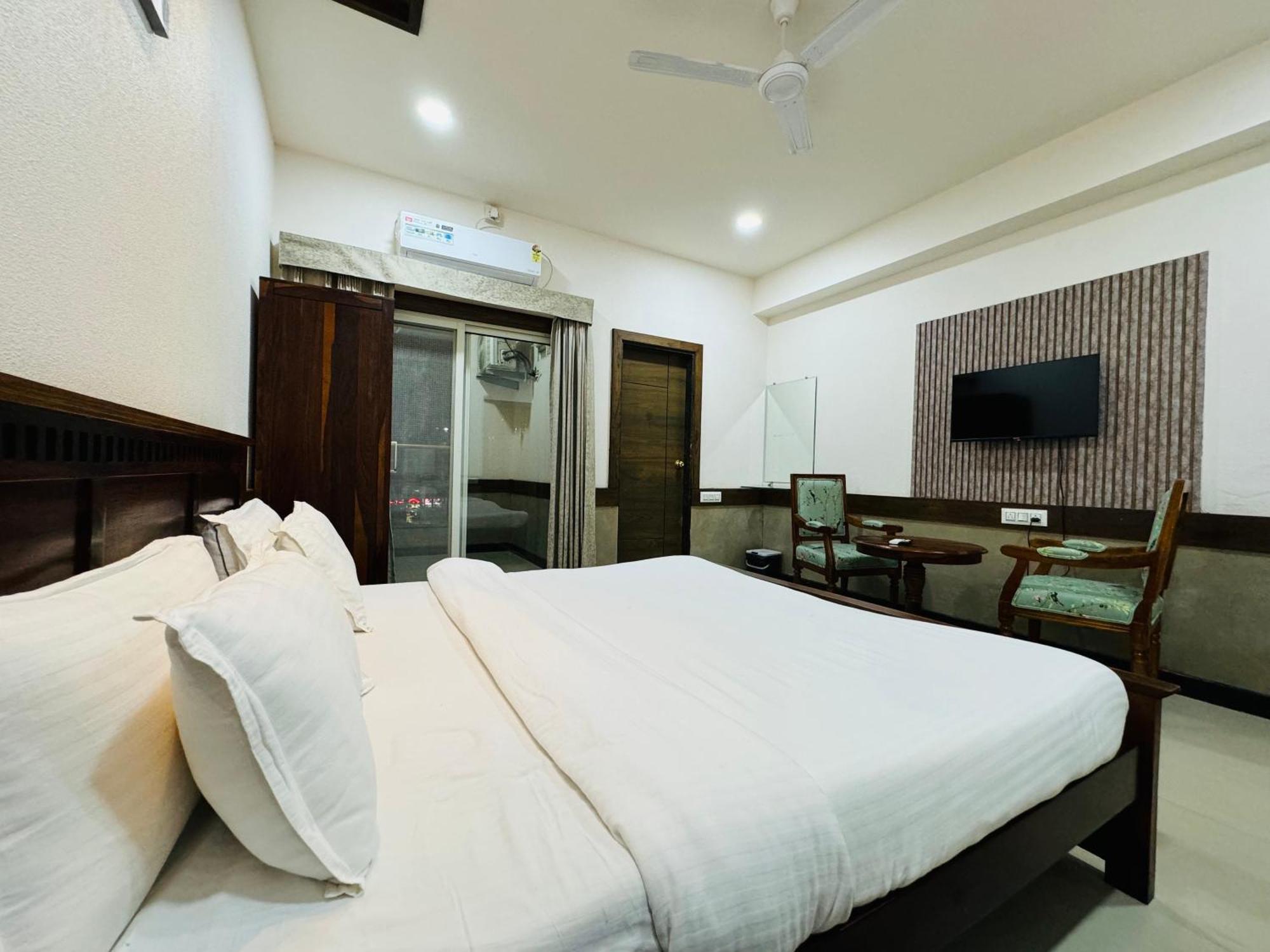 Hotel Tirth By Sonu'S Ujjain Luaran gambar